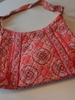 Quilted Floral Shoulder Bag in Red